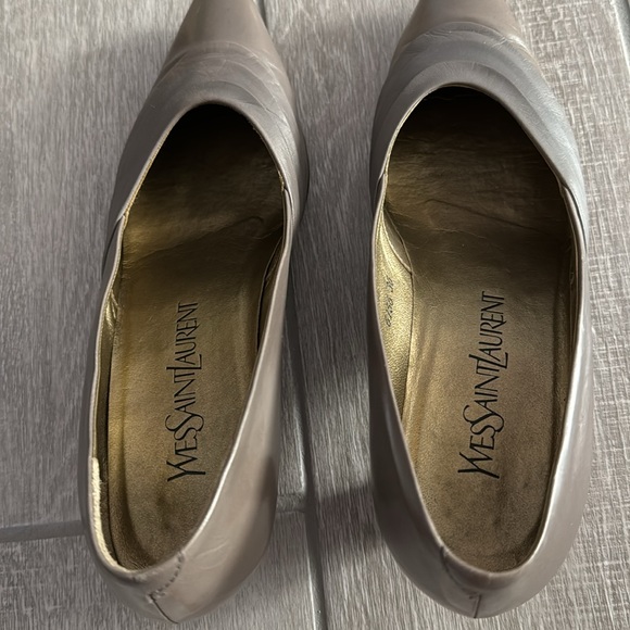 Barely use YvesSaintLaurent, purchase in Japan. - Picture 4 of 4